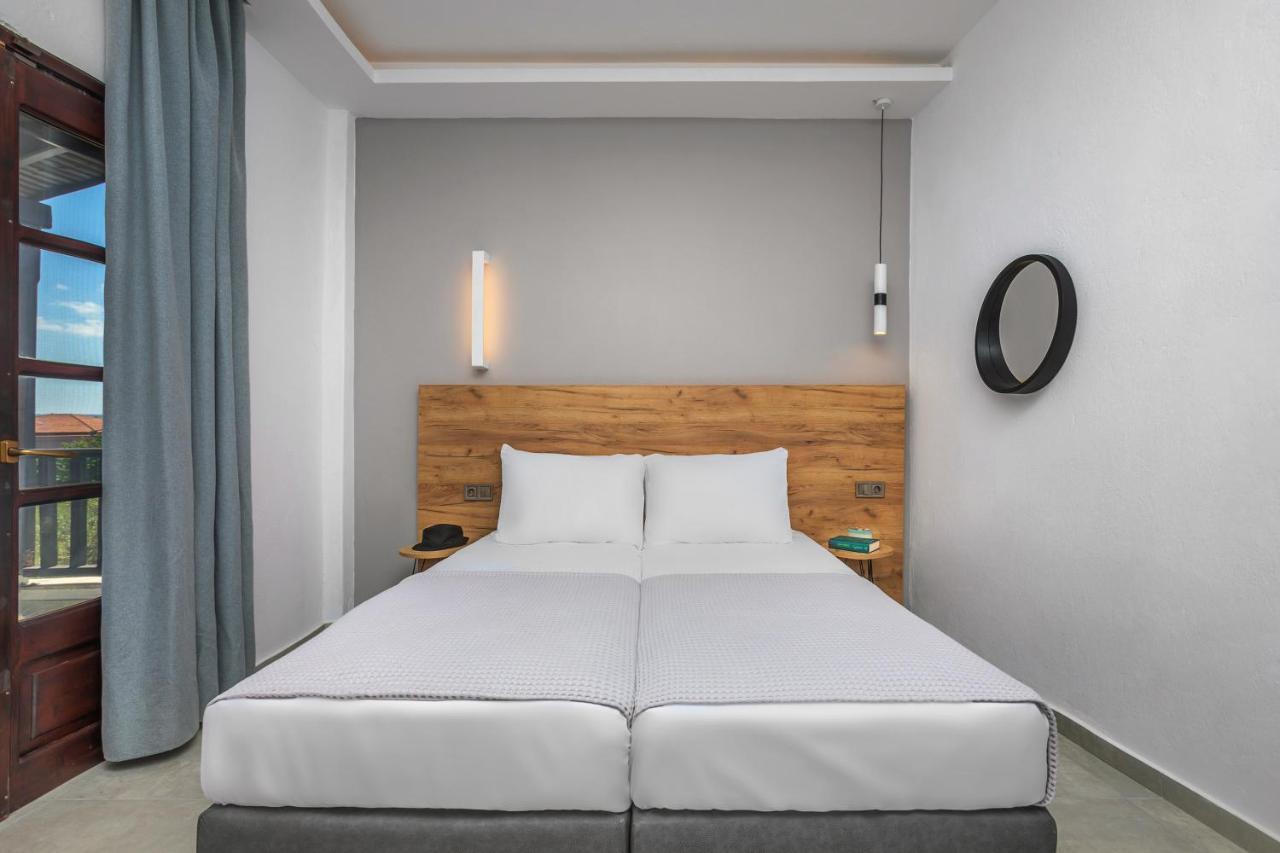 Eleon Suites 아피토스 외부 사진