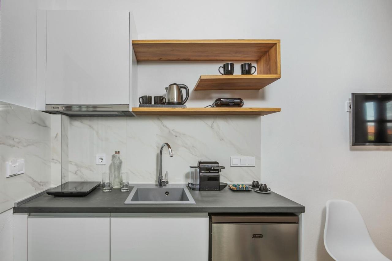 Eleon Suites 아피토스 외부 사진