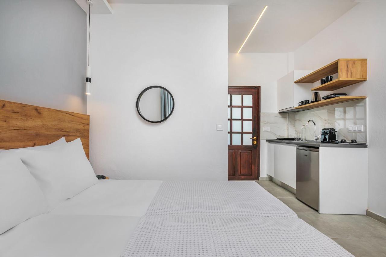 Eleon Suites 아피토스 외부 사진
