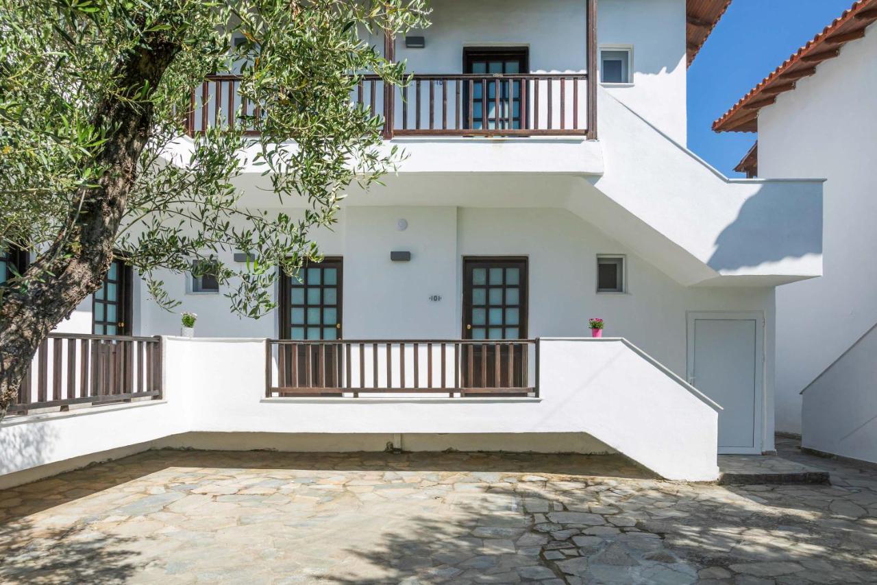 Eleon Suites 아피토스 외부 사진